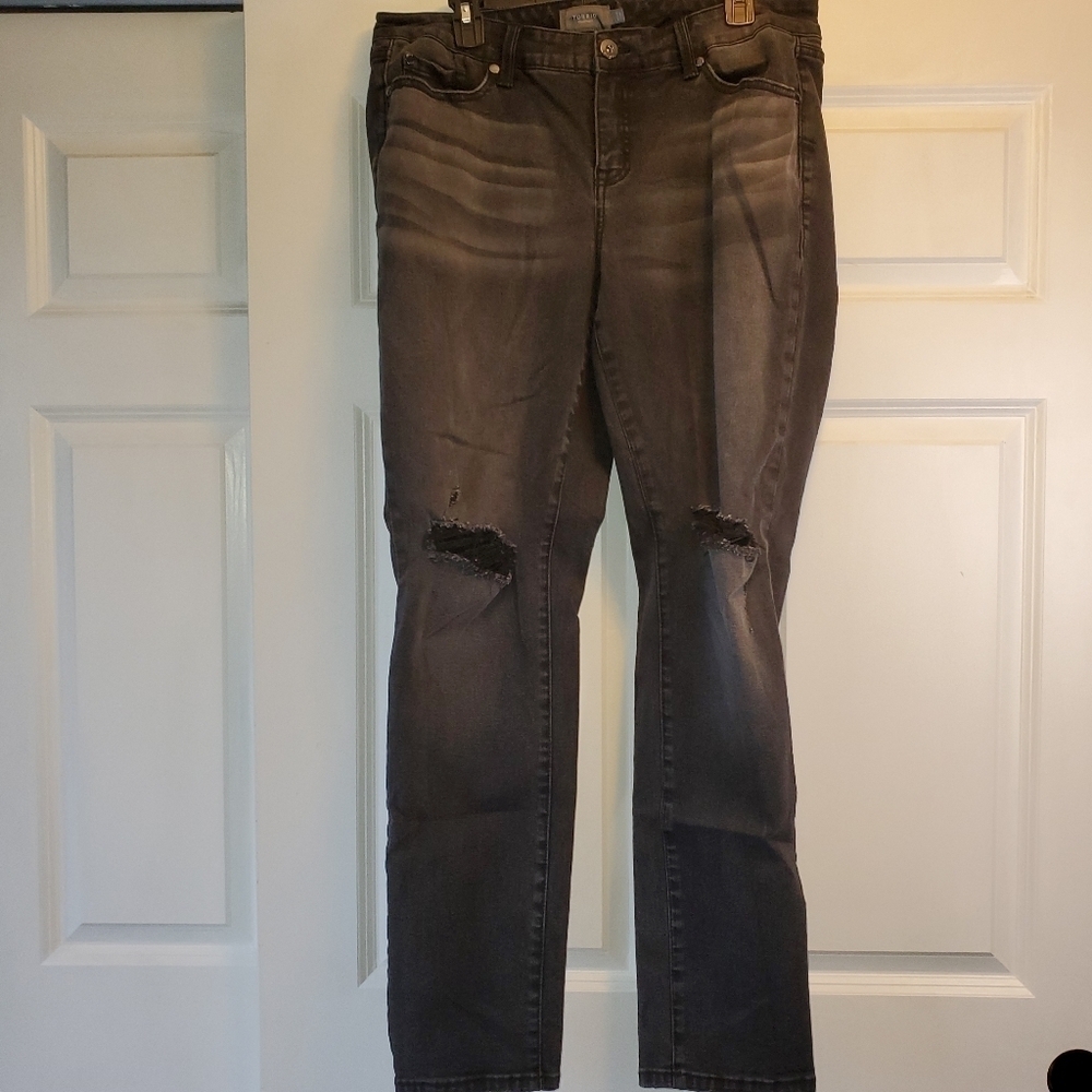 Torrid  FEEL THE FIT distressed jeans